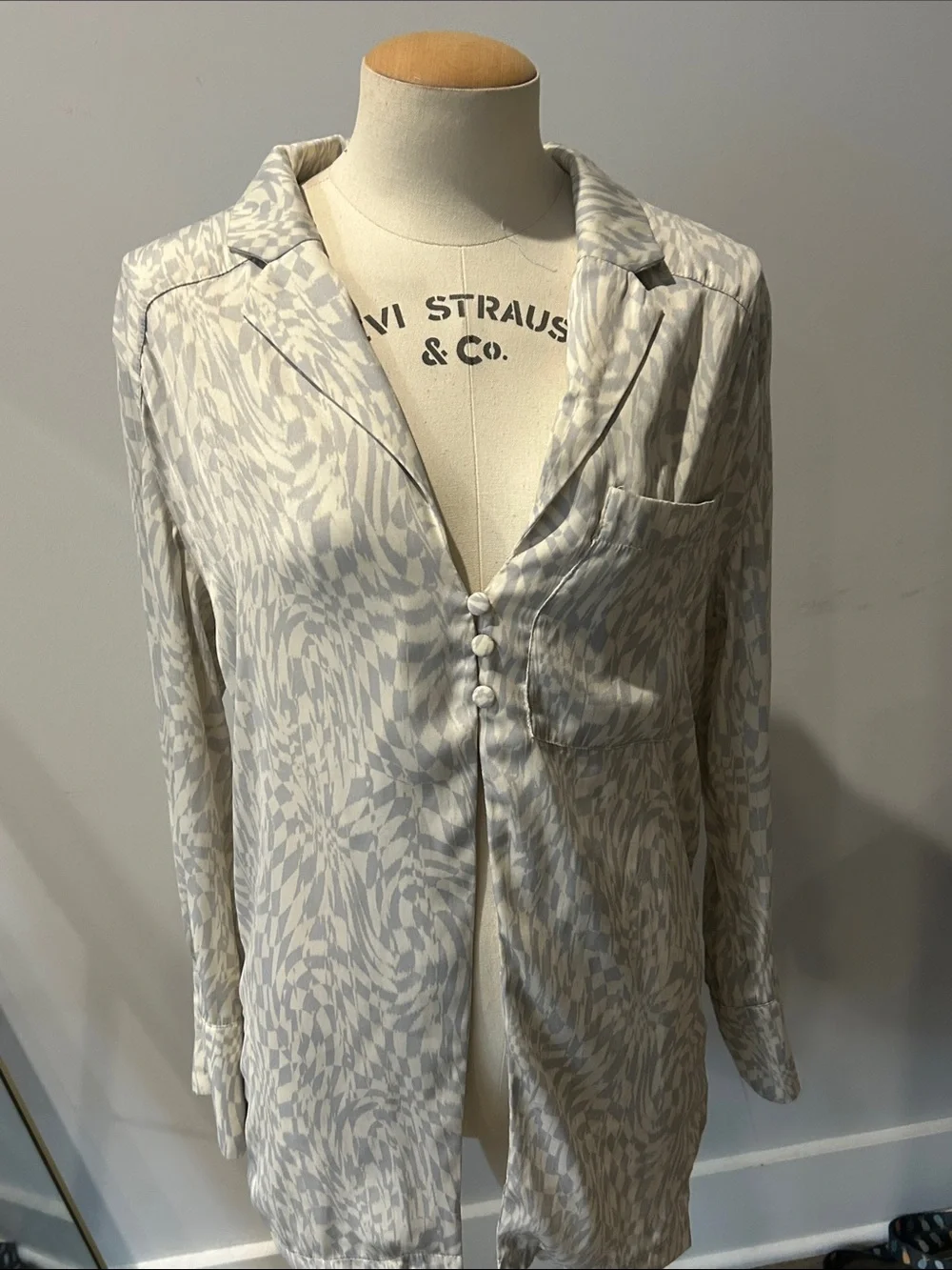 Free People Relaxed V-Neck Long-Sleeve Top in Light Gray Pattern